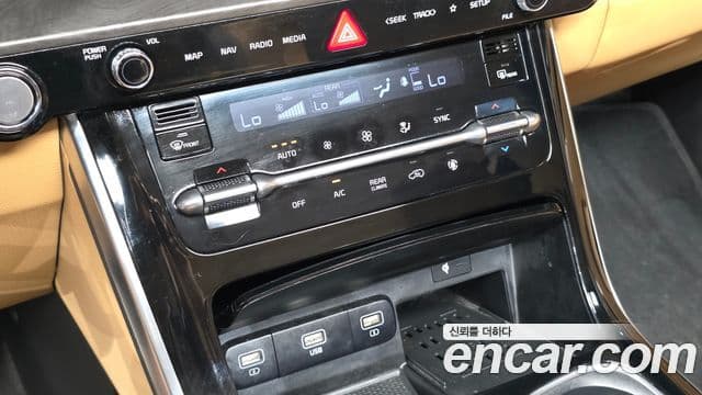 Kia Carnival 2022 — Şəkil 18/20