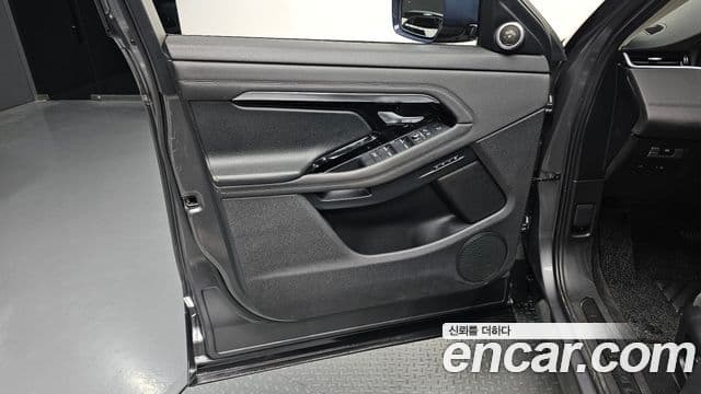 Land Rover Range Rover Evoque 2020 — Photo 13/35