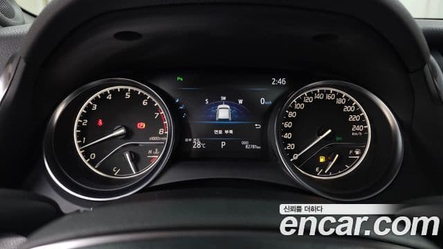 Toyota Camry 2019 — ფოტო 5/20