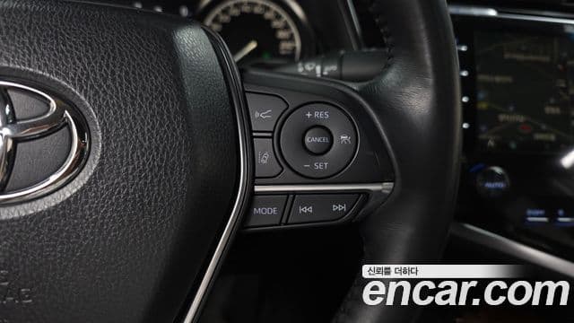 Toyota Camry 2019 — ფოტო 20/20