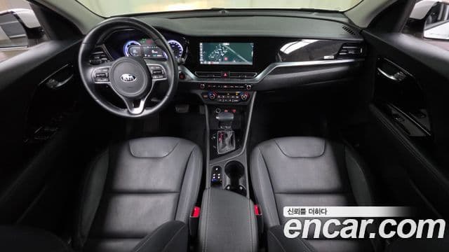 Kia Niro 2020 — фото 7 из 20