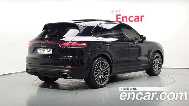 Porsche Cayenne 2020 — ფოტო 2/20