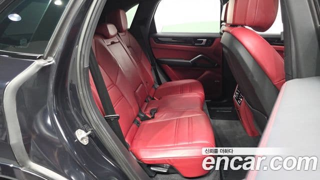 Porsche Cayenne 2020 — ფოტო 12/20