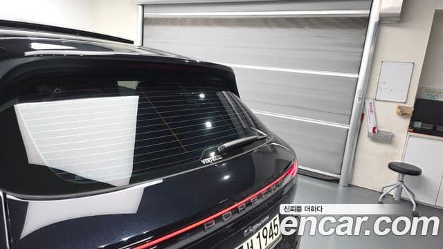 Porsche Cayenne 2020 — Photo 9/35
