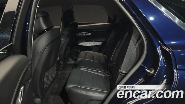 Genesis GV70 2023 — фото 12 из 20