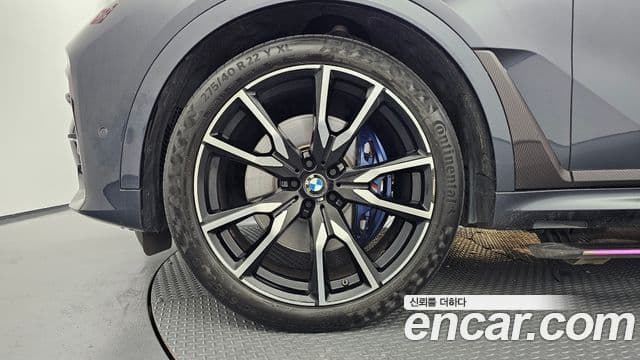 BMW X7 2020 — Photo 15/20
