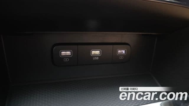 Kia Carnival 2020 — фото 12 из 20