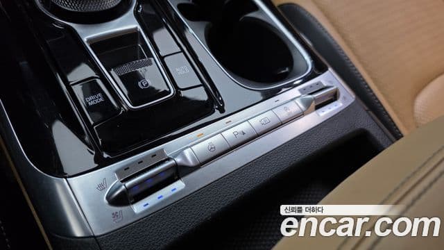 Kia Carnival 2020 — фото 17 из 20
