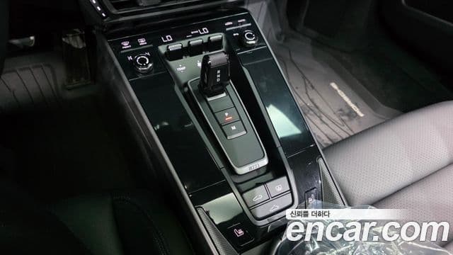Porsche 911 2021 — Şəkil 8/20