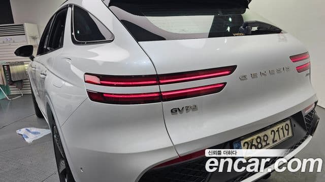 Genesis GV70 2021 — ფოტო 12/33