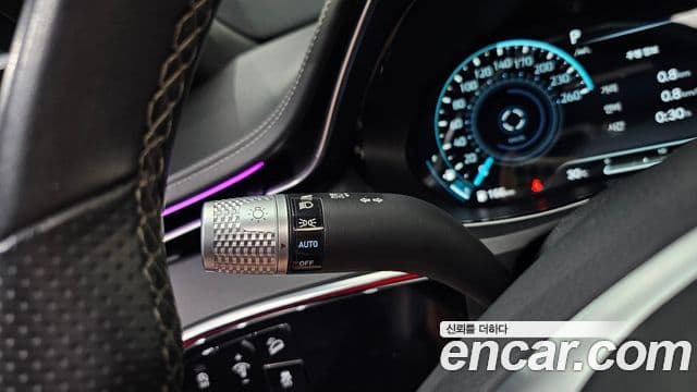 Genesis GV70 2021 — ფოტო 22/33