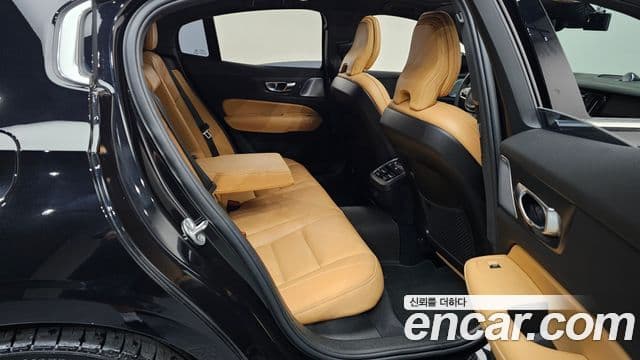 Volvo S60 2024 — Şəkil 11/20