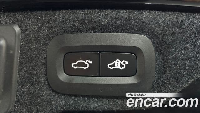 Volvo S60 2024 — фото 17 из 20