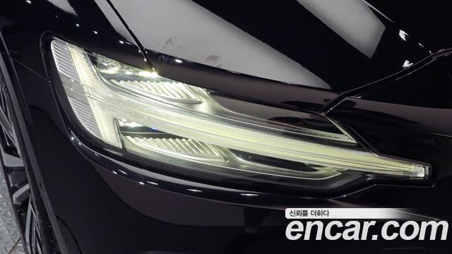 Volvo S60 2024 — Photo 29/38