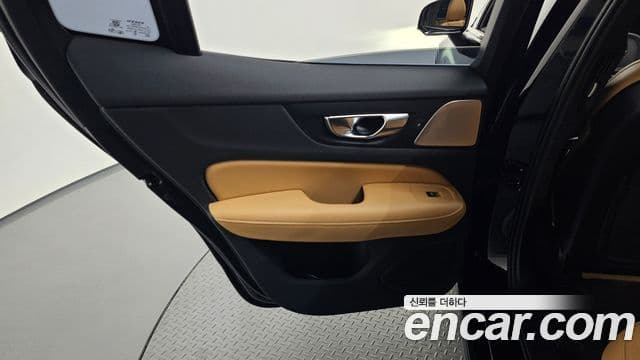 Volvo S60 2024 — Photo 11/38