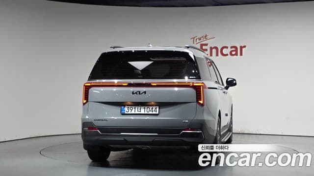 Kia Carnival 2025 — Şəkil 42/43