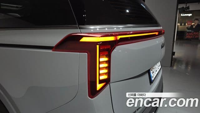 Kia Carnival 2025 — Şəkil 34/43