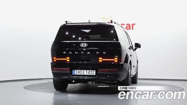 Hyundai Santa Fe 2023 — ფოტო 4/20