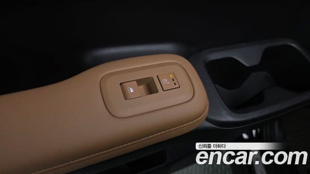 Hyundai Santa Fe 2023 — ფოტო 18/20