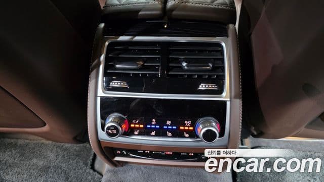 BMW 7 Series 2021 — Фото 19/20