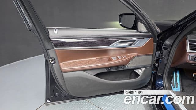 BMW 7 Series 2021 — Şəkil 2/40