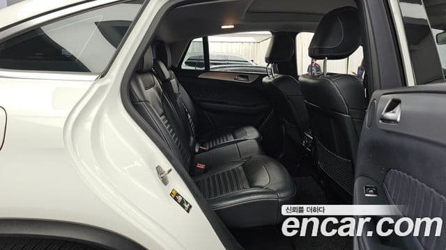 Mercedes-Benz GLE-Class 2018 — Şəkil 12/20