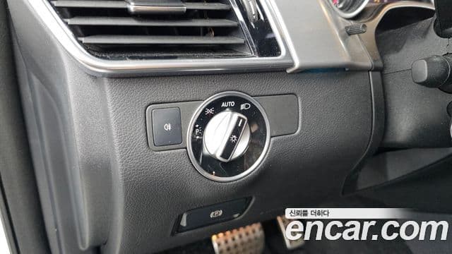 Mercedes-Benz GLE-Class 2018 — Şəkil 18/20
