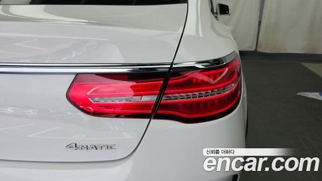 Mercedes-Benz GLE-Class 2018 — Photo 9/35
