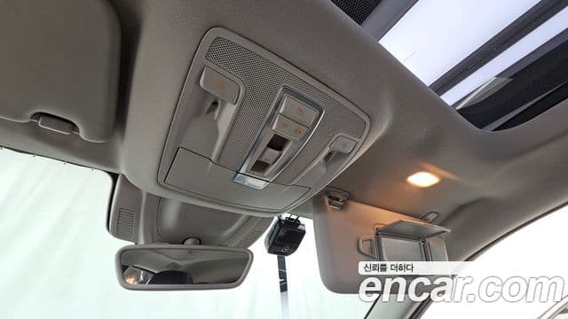 Mercedes-Benz GLE-Class 2018 — Photo 11/35