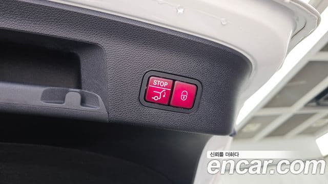 Mercedes-Benz GLE-Class 2018 — Photo 15/35