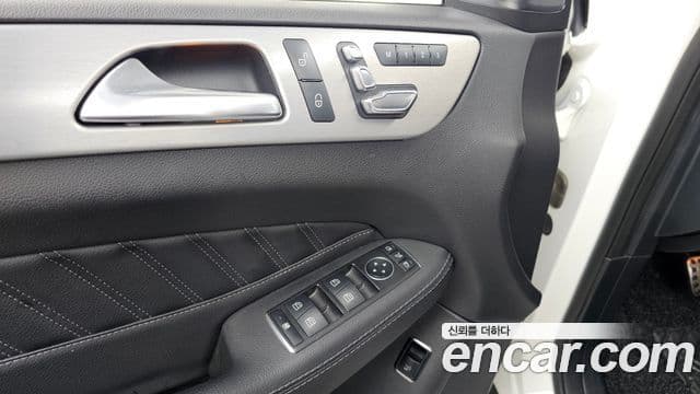 Mercedes-Benz GLE-Class 2018 — Photo 5/35