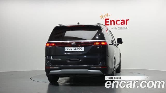 Kia Carnival 2021 — Фото 4/20