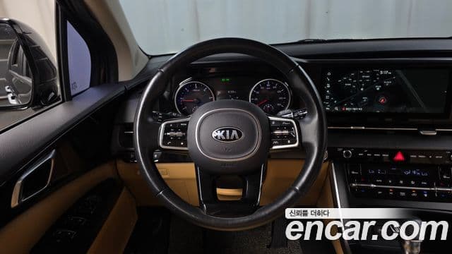 Kia Carnival 2021 — Фото 13/20