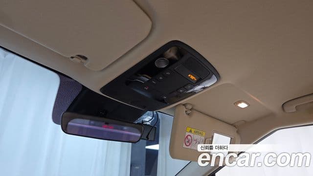 Kia Carnival 2021 — Фото 18/20