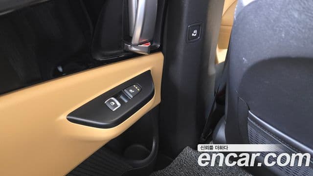 Kia Carnival 2021 — Фото 19/20