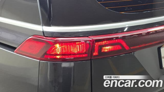 Kia Carnival 2021 — ფოტო 4/30