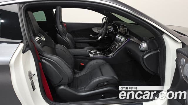 Mercedes-Benz C-Class 2021 — Photo 28/33