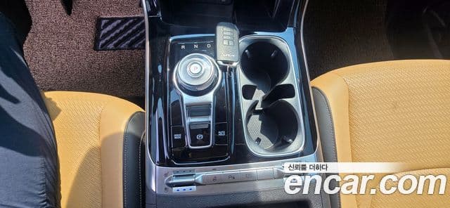 Kia Carnival 2023 — фото 10 из 20