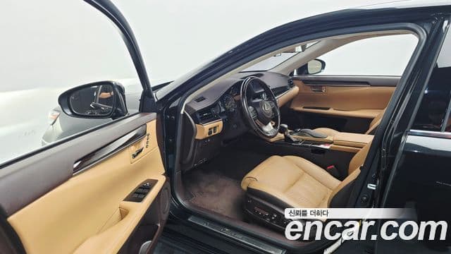 Lexus ES300h 2018 — Şəkil 18/20