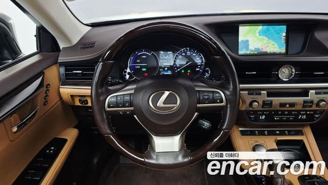Lexus ES300h 2018 — Şəkil 8/20