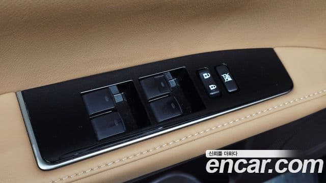 Lexus ES300h 2018 — Şəkil 15/20