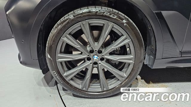 BMW X7 2021 — ფოტო 5/20