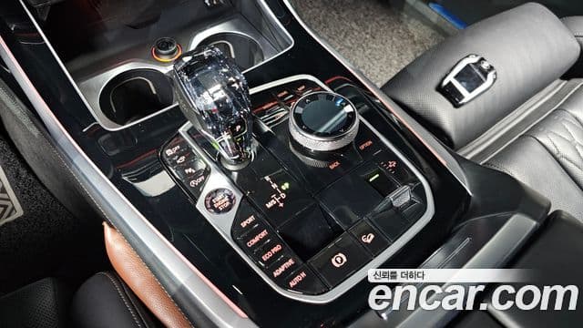 BMW X7 2021 — ფოტო 9/20