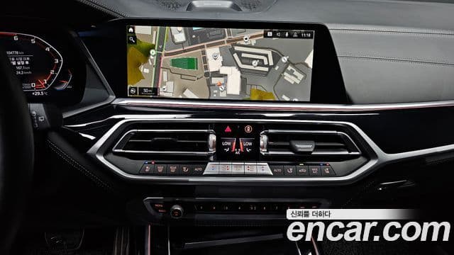 BMW X7 2021 — ფოტო 14/20