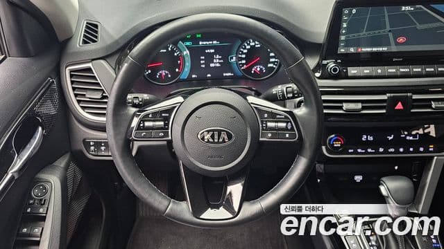 Kia Seltos 2019 — фото 13 из 20