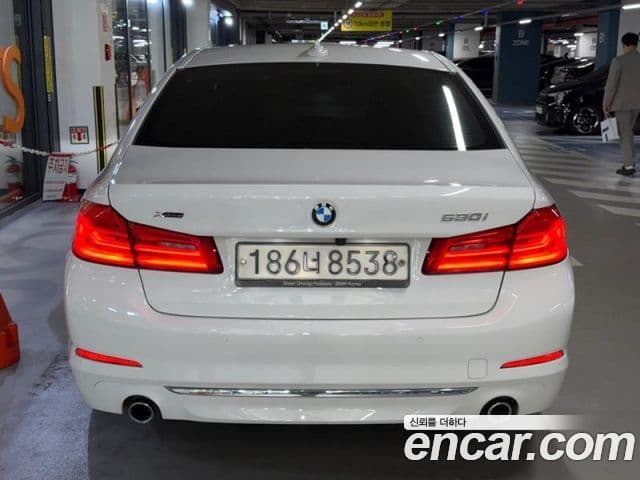 BMW 5 Series 2020 — ფოტო 5/20