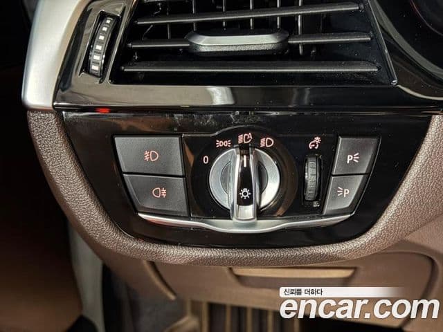 BMW 5 Series 2020 — ფოტო 14/20