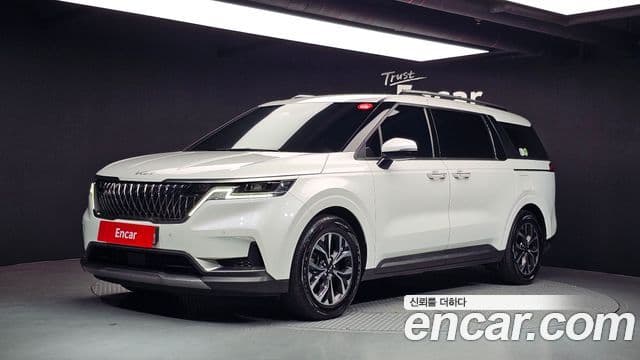 Kia Carnival 2023 — Фото 1/20
