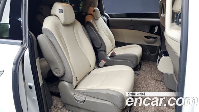 Kia Carnival 2023 — Фото 11/20