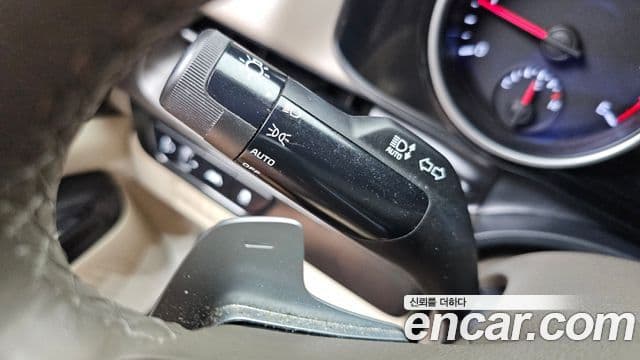 Kia Carnival 2023 — Фото 19/20
